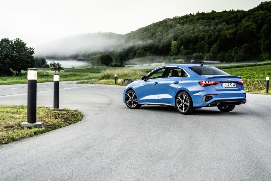  Audi A3 Sedan 35 TDI S-Line 2020 года  (WW) (фото 29 из 42)